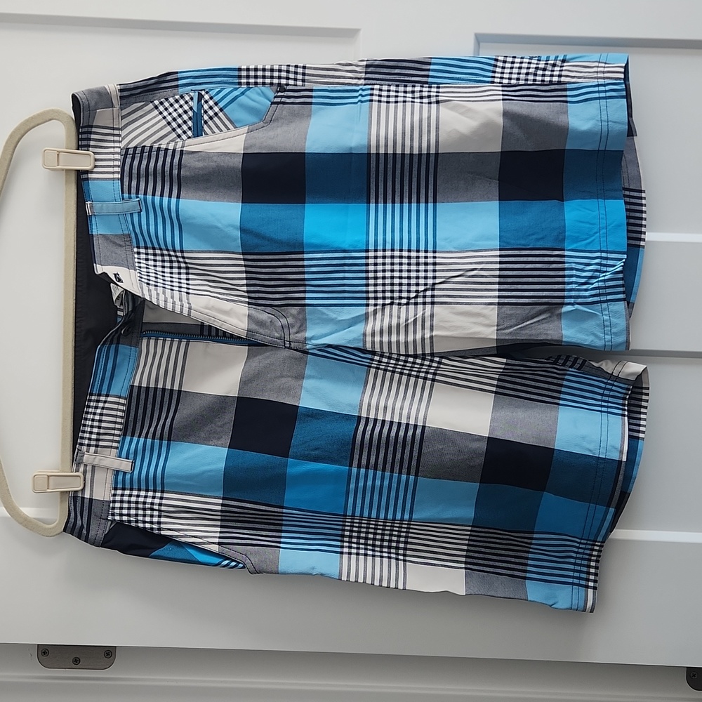 Lululemo Men's shorts